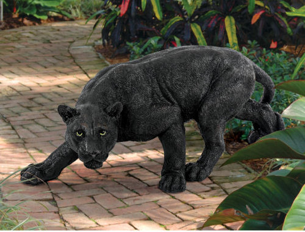 Large-scale Black Panther Statue